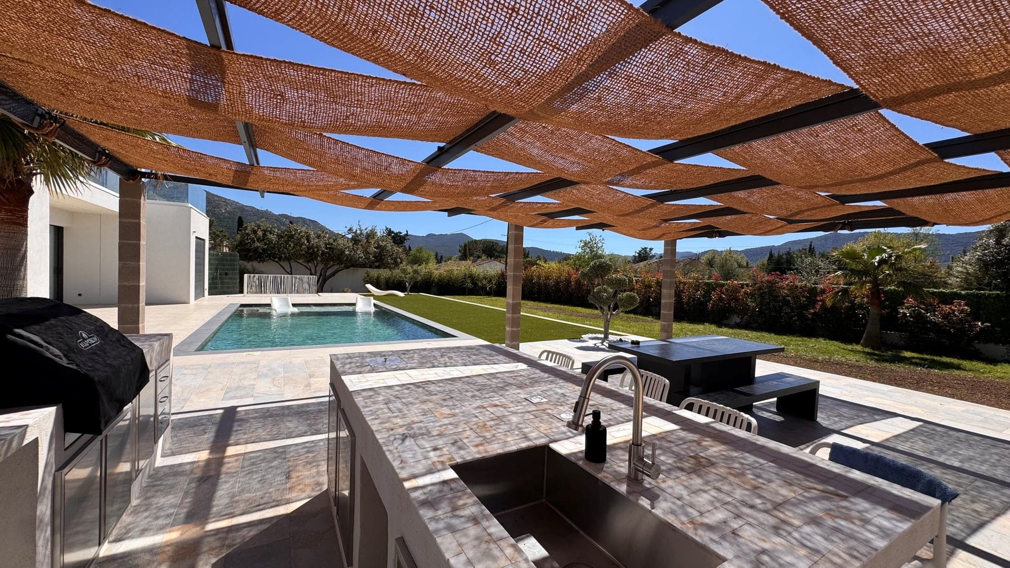 Villa — photo 12