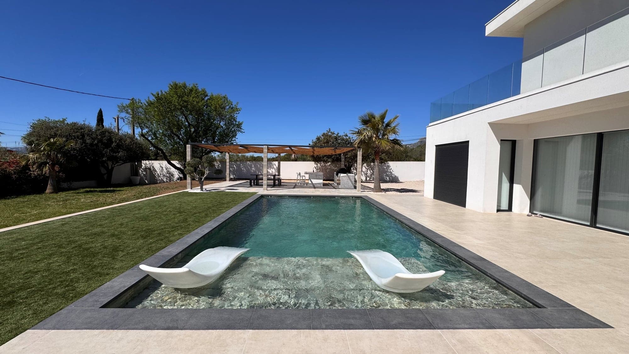 Villa — photo 10